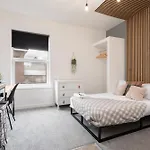 8Br All Studio Style & En-Suite - Free Parking - Top Spec