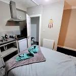 Comfortable Stay - Burns Street