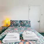 Cozy Room In Modern House Near Nottingham