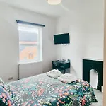 The Burford Hideaway