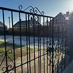 Cosy Retreat On Seaton Crescent - Free Off-Street Parking For 5 Cars, Wifi-500Mb, Families & Contractors, Close To M1 Jct 26