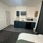 Room 7 Ng3 2Az