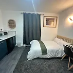 Room 7 Ng3 2Az