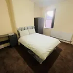 Double Room Near Railway Station & Football Ground 88