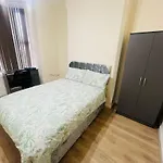 Double Room Near Railway Station & Football Ground 88
