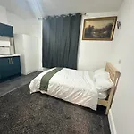 Room 3 Ng3 2Az