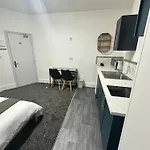 Room 3 Ng3 2Az