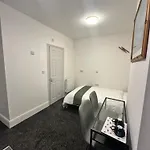 Room 5 Ng3 2Az