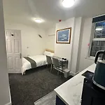 Room 5 Ng3 2Az