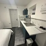 Room 6 Ng3 2Az