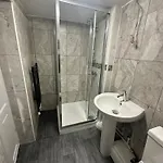 Room 6 Ng3 2Az