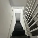Room 9 Ng3 2Az