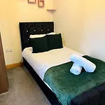 Your Peaceful Haven On Middleton Boulevard - Near Wollaton Hall, Nottingham University, City-Centre & Qmc - Sleeps 9