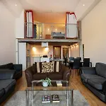 City Centre 2 Double Bedrooms Duplex Apartment With 6 Proper Beds - Most Central Location, Close To Victoria Centre Shopping Centre With Two Bathrooms And Kitchen In Thurland Street - Parking Five Pounds A Day, Cars And Vans