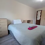 Big Double Bedroom Near Football And Cricket Ground And Railwaystation 59