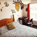 Igloo Backpackers Hostel & Annexe