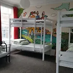 Igloo Backpackers Hostel & Annexe
