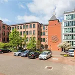 Raleigh Penthouse, Luxury Apartment With Balcony And Parking