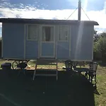 Elton Barn Fishery & Retreat