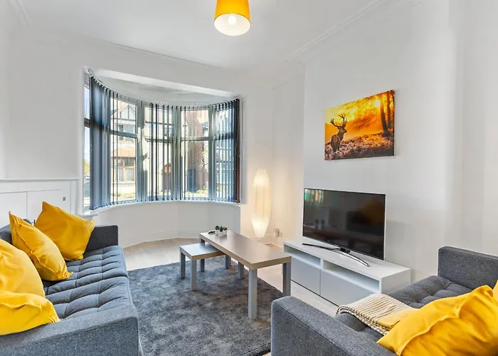 Jasmine Villa A - Ideal For Qmc & Uni - Free Parking
