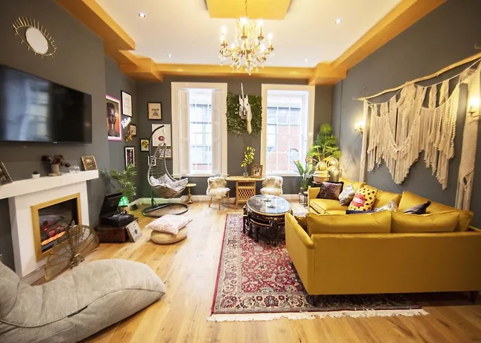 Luxurious 2 Bedroom Lace Market Apartment