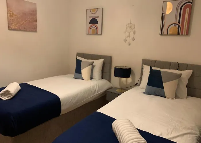 Absolute Stays In Sherwood- Nottingham Castle- Capital Fm Arena Nottingham- Contractors-Free Wifi- Free Parking- Long And Short Stays- Families-East Midlands Airport-Trent Bridge-Actors-Aria Court- Mansfield