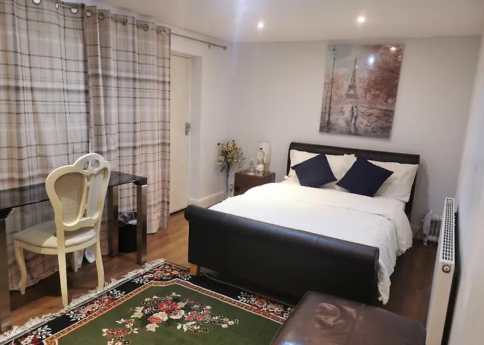 Peaceful Studio En-Suite Pvt Entrance Garden Free Parking
