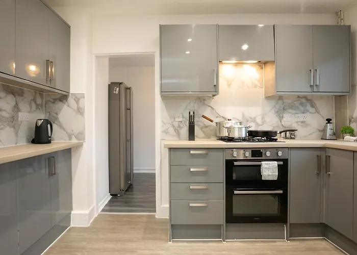 Nottingham Top Serviced Home - Chayil Experts