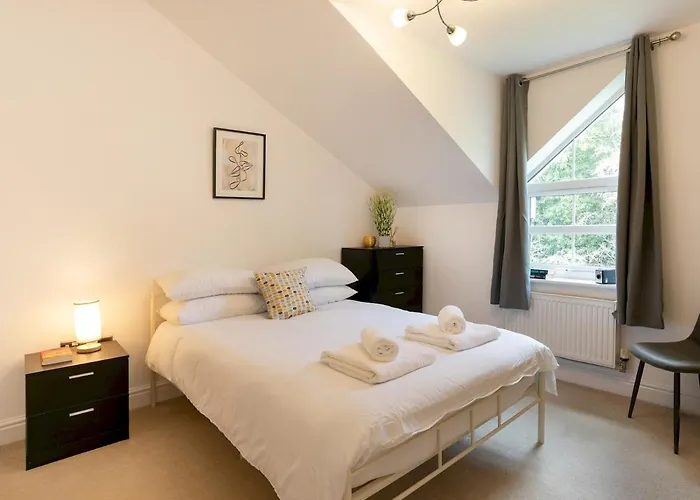 Pass The Keys Stylish 2 Bed Apartment In Central West Bridgford