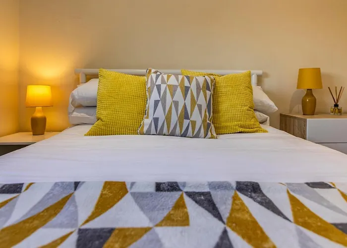 De Luxe Short Stays- Percy House
