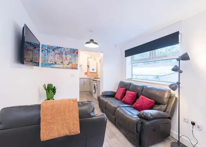 Marina Apartment - Sleeps 4