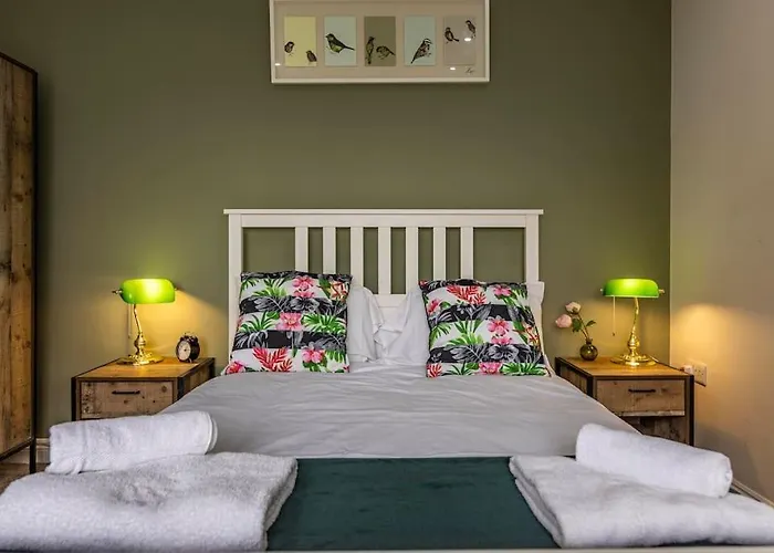 Dovecote House Beeston Private Parking 15Mins From Nottingham City Centre Close To Qmc Hospital