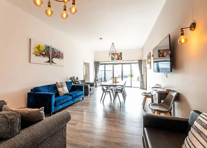 Lionheart Large Luxury Lodge - Sleeps 10- Dog Friendly,Near Sherwood Forest At Fairview Farm Nottingham Great For Family Gatherings ,Groups ,Parties