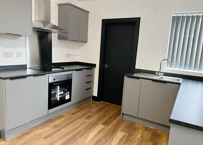 M Sisters Luxury Home In Ng6