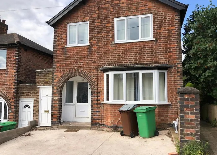 Immaculate 3-Bed House In Nottingham