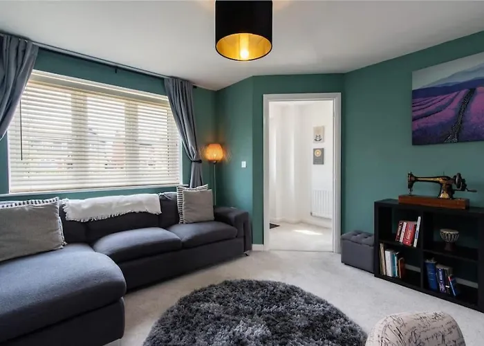 Charming 2 Bed Home In Edwalton