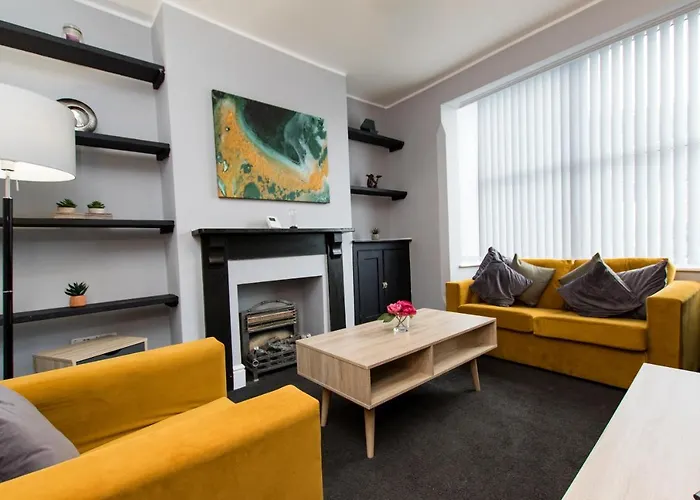 Newly Renovated Perfect Family Home In Nottingham