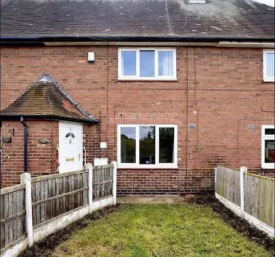 Spacious 3 Bedroom House In Nottingham