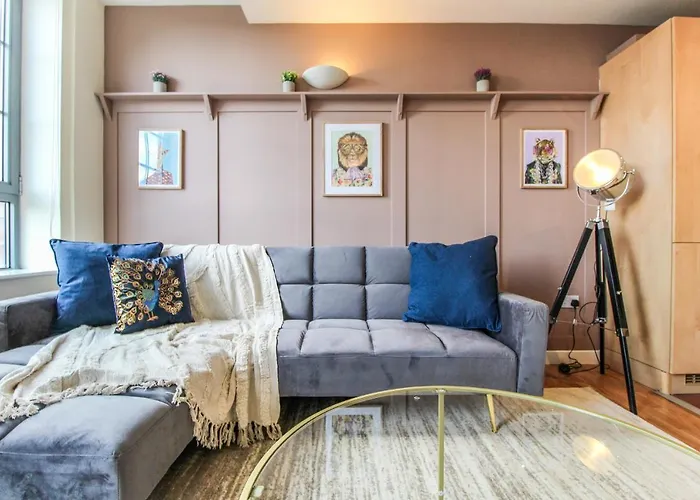 Lovely 1 Bed Apartment With Parking
