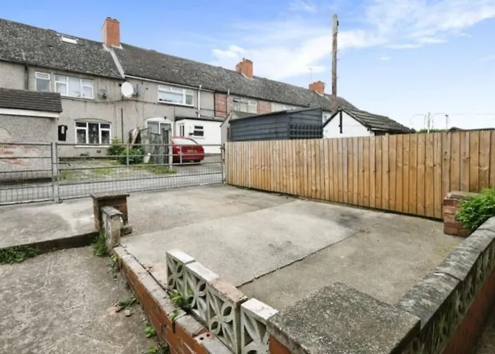 Spacious And Homely House