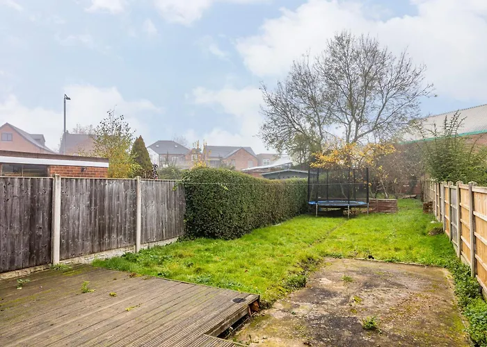 3 Bedroom, Private Orchard, Private Bathroom, Driveway
