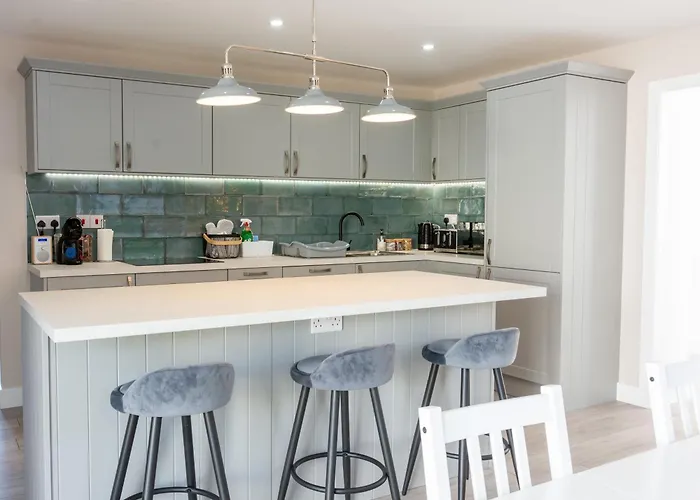 Stylish 4 Bed, Newly Renovated Home In Nottingham
