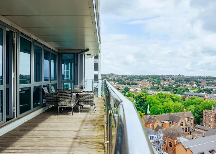 Luxury Three-Bedroom Penthouse- By Resify