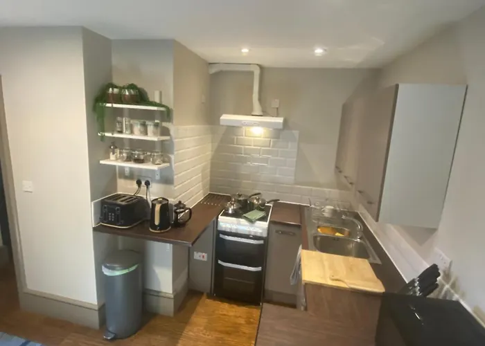 Quiet Cosy 1 Bedroom Apartment Carrington F1