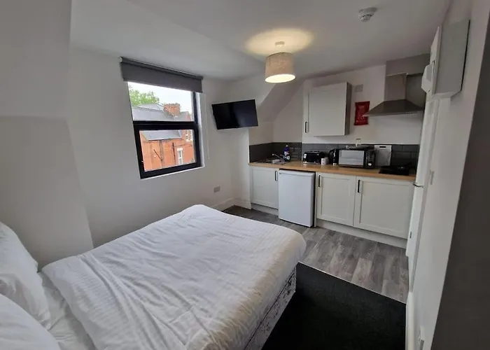 Modern Studio Next To Notts Castle!
