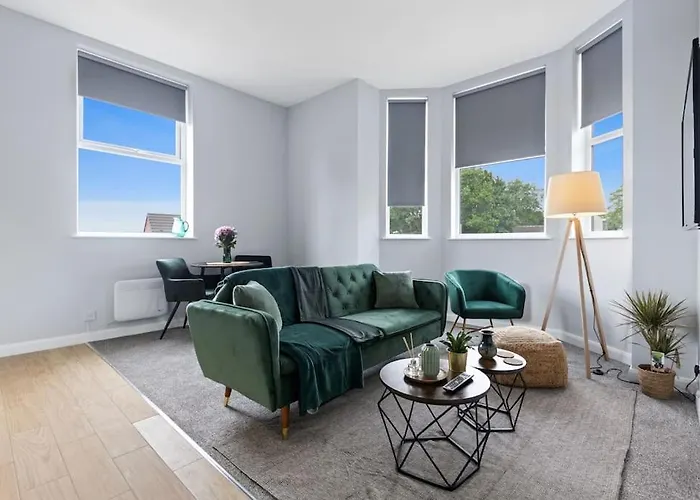 Modern Apartment Free Parking Double Bed Suite 5