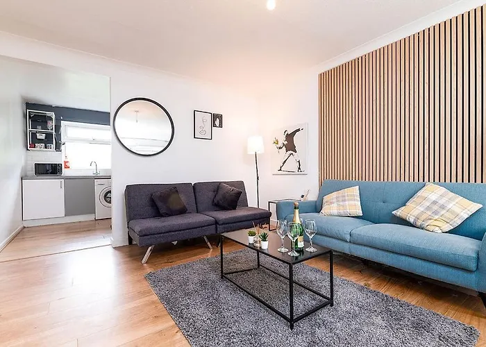 Cozy 3-Bedroom Flat Opposite Forest Recreation Ground