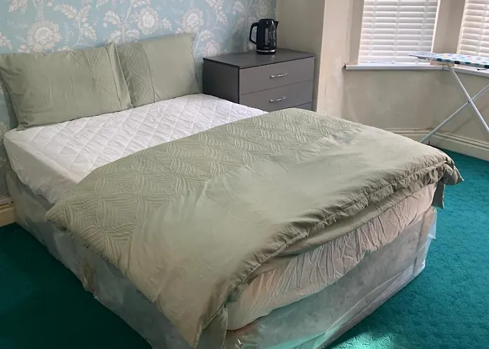 Nice Double Room Lenton 1