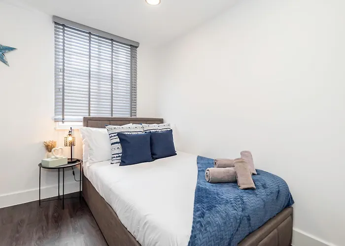 Elegant Studio Stylish & Open Plan Living Space