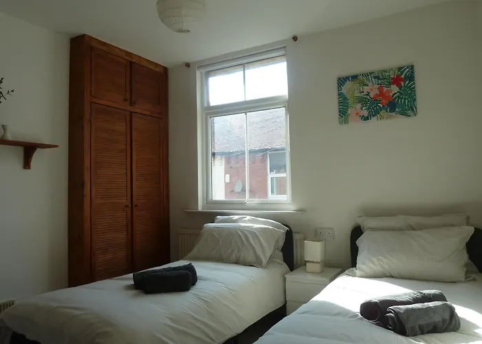 Cosy Entire House In Central Sherwood